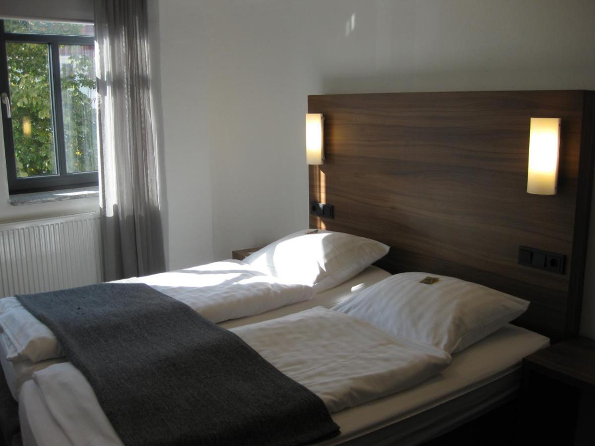 Economy Double Room,930480628:JPEG